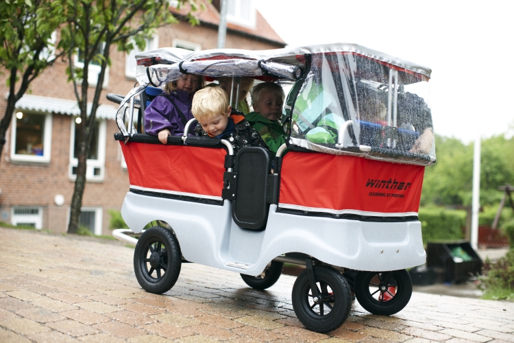 Uitgebreid Perfect Doorbraak Regenscherm Kiddybus 6 persoons, voor het vervoer van meerder kinderen,  ideaal voor gastouder en kinderdagverblijven