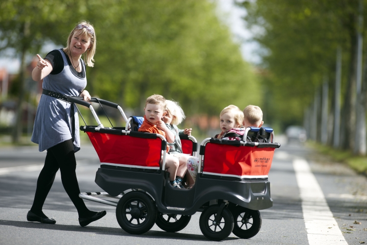 4 persoons basis, de meerlingwagen voor het vervoer 4 kinderen of baby's, ideaal voor gastouders
